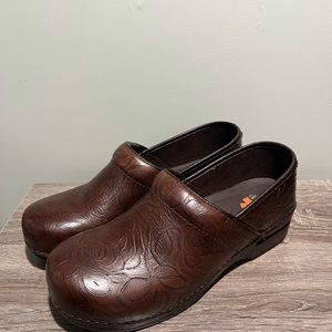 Womens Dansko Clogs , size: 41 (10.5)